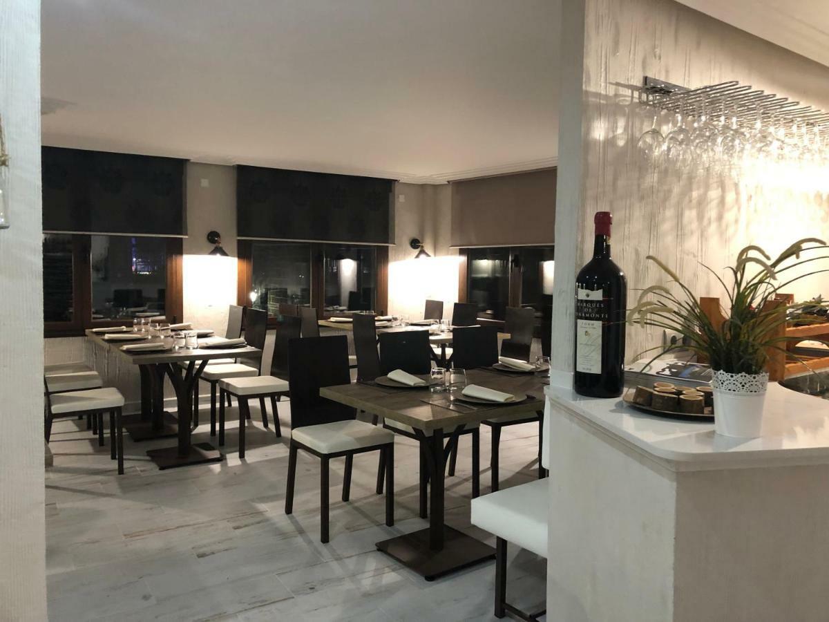 Hotel Tres Estrellas Casa Maribona Gela El Puente  Kültér fotó